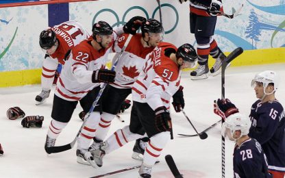 Il Canada impazzisce per l'oro olimpico nell'hockey