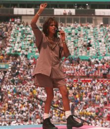 Ciao Whitney: quando la Houston cantava per lo sport