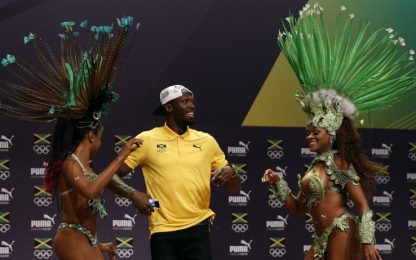 Usain Bolt a tutto samba: show a Rio con le ballerine