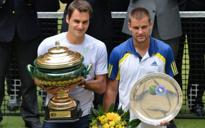 Halle-luja, Federer interrompe il digiuno: vince in Germania