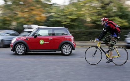Dalle auto alle bici: tutti i volti della sharing mobility