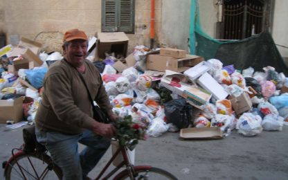 Sicilia, dall'emergenza rifiuti all'emergenza incendi
