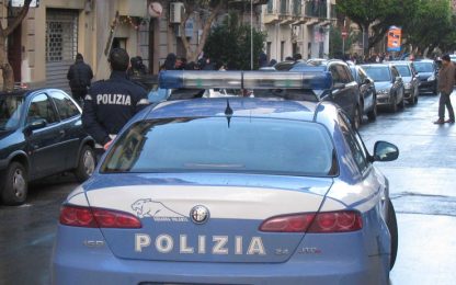 Napoli, assassinato in auto a colpi di pistola