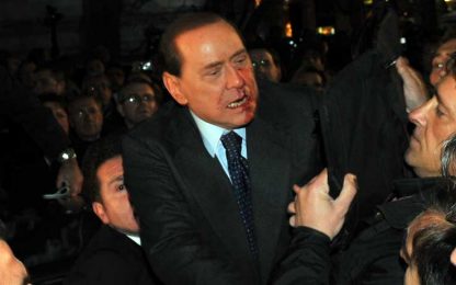 Berlusconi colpito: le nuove immagini dell'aggressione
