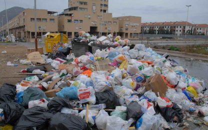 Palermo, ancora roghi di rifiuti