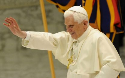 Il Papa: negli aeroporti si rispetti dignità della persona