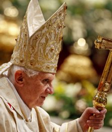 Papa: “La crisi colpisce i più deboli e indifesi”