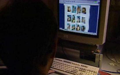 Pedopornografia, scambiavano foto e video on line. Arrestati