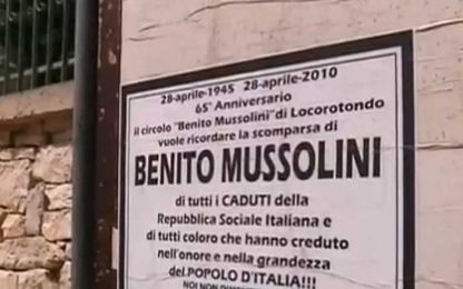 25 aprile, a Bari spuntano i manifesti in ricordo del Duce