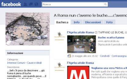 "A Roma, troppe buche": Facebook si ribella