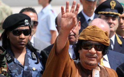 Gheddafi lascia Roma tra le polemiche