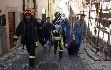 La terra trema, a L'Aquila torna la paura
