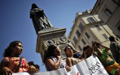 Roma, nomadi in piazza contro le discriminazioni