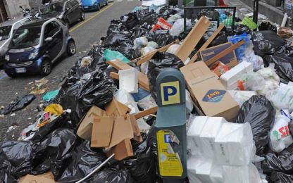 Nelle strade di Napoli ancora 1200 tonnellate di spazzatura