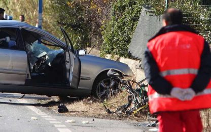 Auto piomba su un gruppo di ciclisti, strage a Lamezia Terme