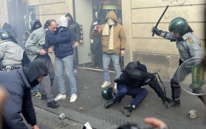 Scontri a Roma, Pd: Maroni riferisca su agenti infiltrati