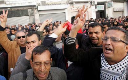 Riesplode la protesta del pane in Tunisia: decine di vittime