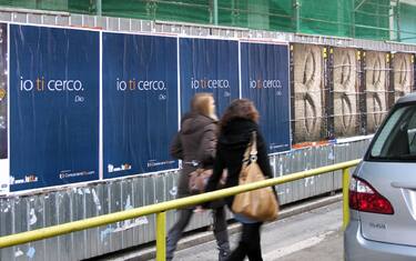 "Io ti cerco", "Io ti ascolto": arrivano i manifesti di Dio