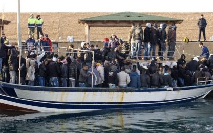 Lampedusa, dopo la tregua riprendono gli sbarchi