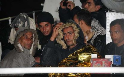 Lampedusa, l'odissea di 5 tunisini. La testimonianza video