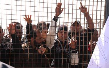 Scontro governo-regioni sulle tendopoli