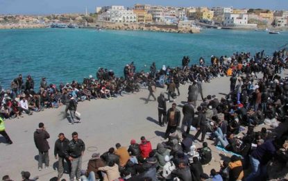 2000 migranti in 24 ore: emergenza continua a Lampedusa