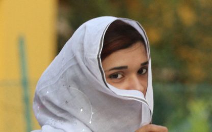 Brescia, torna a scuola la 19enne pakistana “troppo bella”