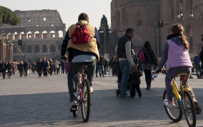Smog: domenica a piedi a Roma e a Milano