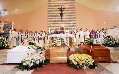 Messina, commozione ai funerali delle vittime di Saponara