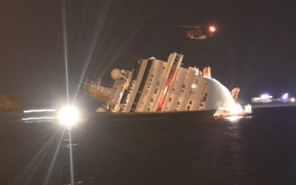 Costa Concordia, il caos in plancia subito dopo l'urto