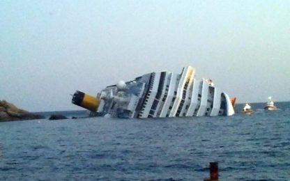 Concordia, l’allarme della Costa: “La nave si inabisserà”