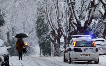 Neve e gelo paralizzano il centro Italia