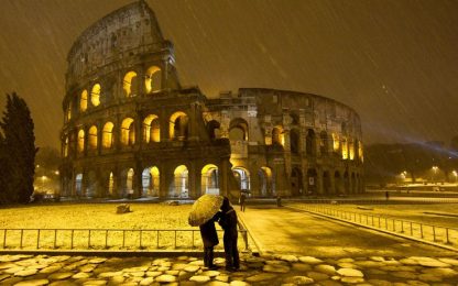 Maltempo, mezza Italia sotto le nevicate