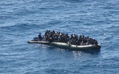 Lampedusa, soccorso un gommone: 5 vittime