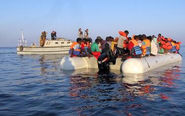 lampedusa_salvataggio_barcone_migranti_05