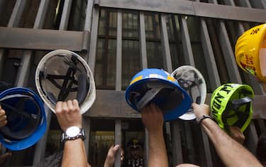 Alcoa conferma: iniziato lo stop degli impianti
