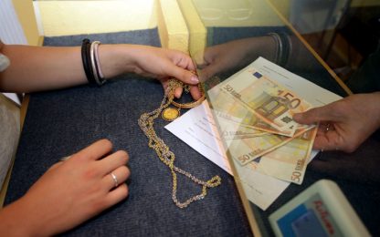 Blitz della Finanza nei "compro oro": sequestrati 163 mln