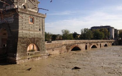 Maltempo: Toscana nel fango, Tevere in piena nel Lazio