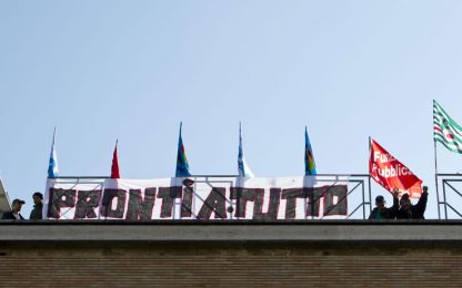 Roma: senza stipendio da mesi, dipendenti Idi sul tetto