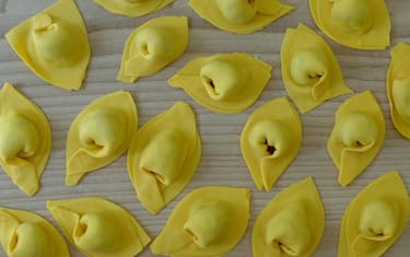 Emilia Romagna, sequestrate 17 tonnellate di tortellini avariati