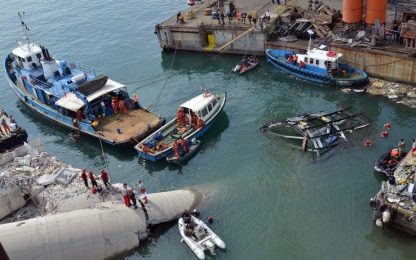 Tragedia a Genova, continuano le ricerche dei dispersi