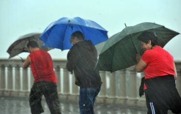 Il maltempo colpisce il Centro-Nord, allagamenti a Livorno