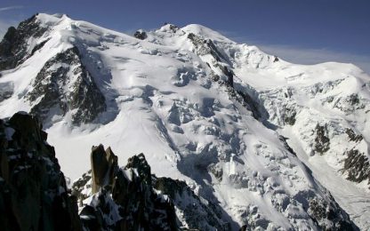 Valanga sul Monte Bianco, morte due alpiniste italiane