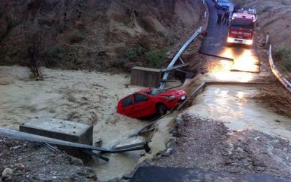 Maltempo, auto travolta dal fango: una vittima in Basilicata