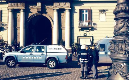 Napoli, busta esplosiva in Prefettura: ferita una segretaria