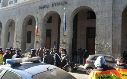 L'Aquila, interrotta la protesta nella sede di Bankitalia