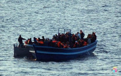 Lampedusa, 18 morti nella stiva di un barcone