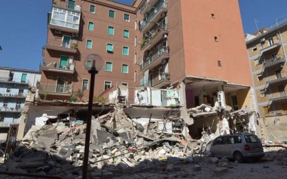 Crolla palazzina a Foggia: 2 morti e 4 feriti