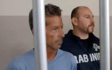 Yara, Bossetti alla moglie: i coltellini? Tirali via