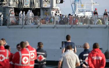 Sbarchi, 151 migranti arrivano ad Augusta